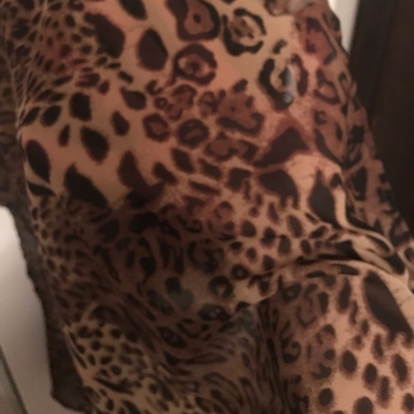 NWOT Leopard print sheer shawl. 💐promo 5 items / $50. Add to ur bundle - Picture 2 of 7